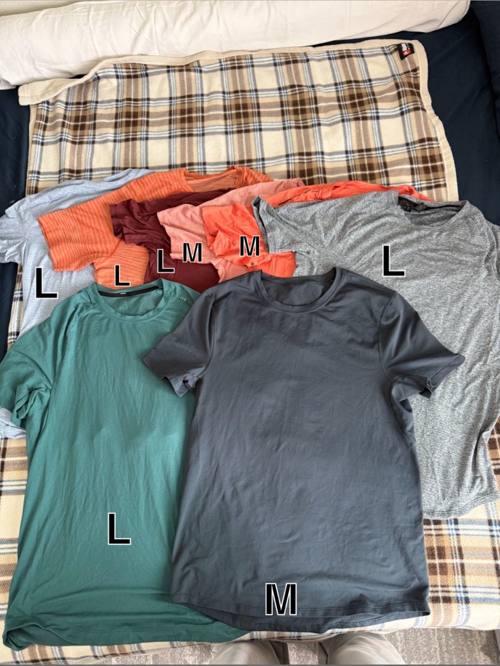 Lululemon short sleeve shirts (Bundle / lot of 14)